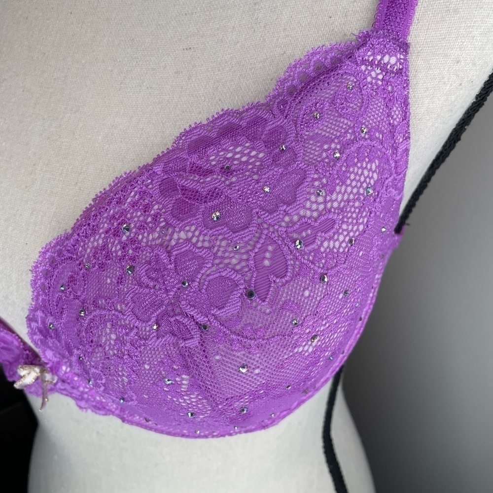 Nwot Victoria's Secret Dream Angels lined, purple lace push-up bra crystals 34D - Picture 6 of 6